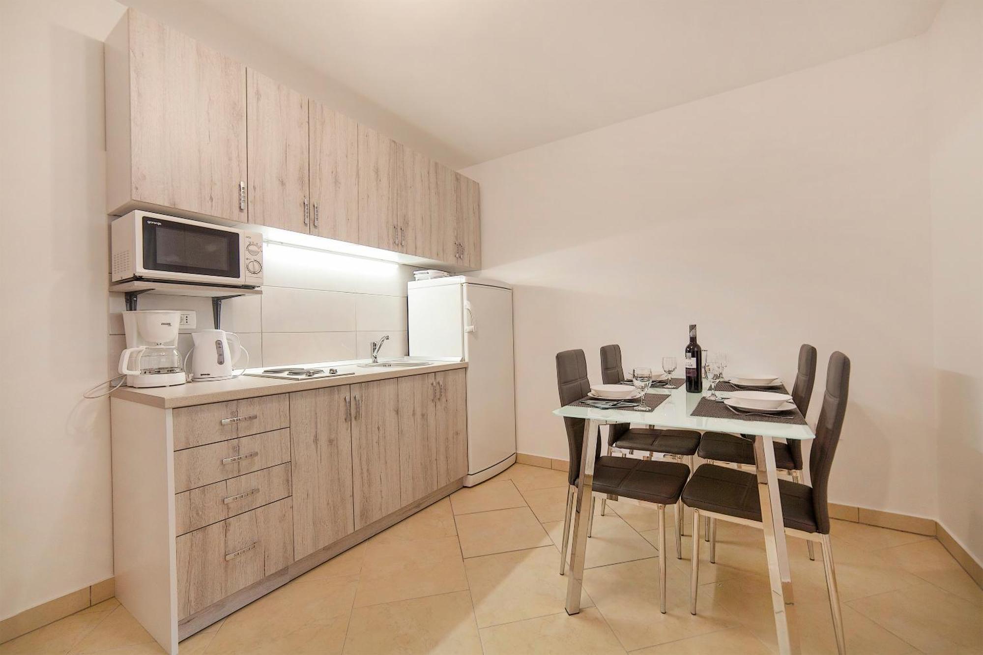 Apartmani Sandra Rovini Moscenice Eksteriør billede